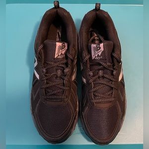 Brand New in box Mens 10 1/2 New Balance Trail Running Sneakers